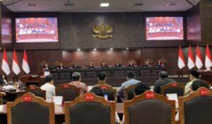 Sidang gugatan syarat pendidikan Gibran Rakabuming Raka sebagai calon wakil presiden (cawapres) dalam pemilihan presiden (Pilpres) 2024 di MK