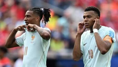 Kylian Mbappe dan Michael Olise