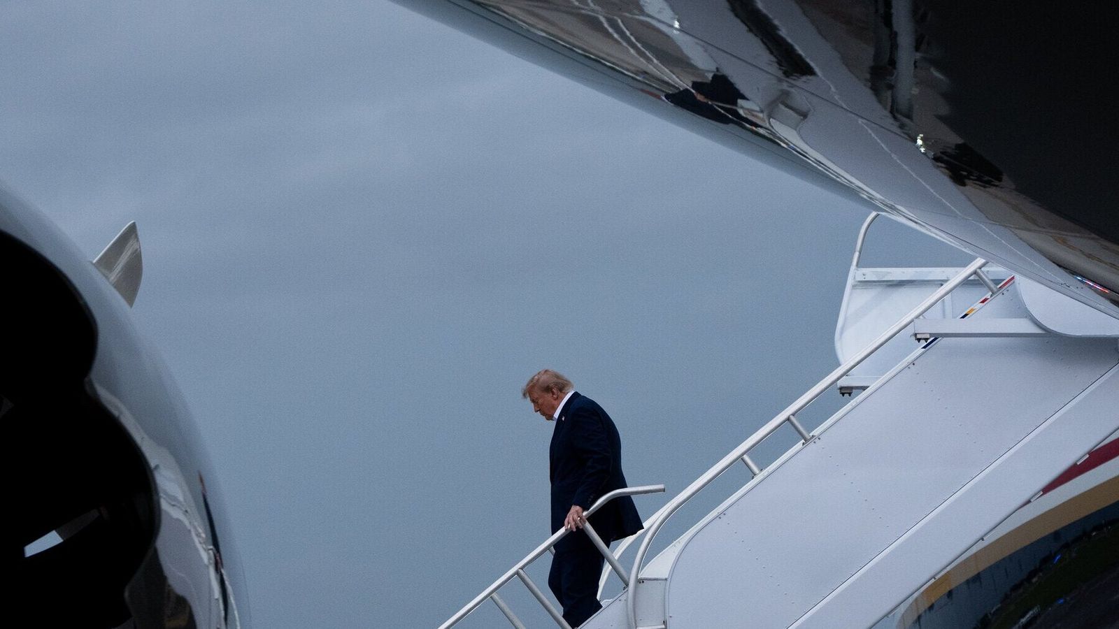 Kampanye Donald Trump - Presiden Donald Trump saat memberikan orasi dalam sebuah rapat umum kampanye nasional di hadapan ribuan pendukungnya.
