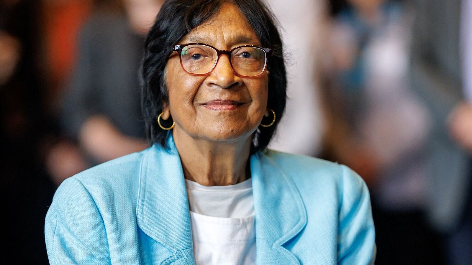 Navi Pillay Nobel - Navi Pillay, mantan Komisaris Tinggi PBB untuk Hak Asasi Manusia, saat menerima apresiasi atas perjuangannya melawan sistem apartheid dan penegakan hukum internasional.