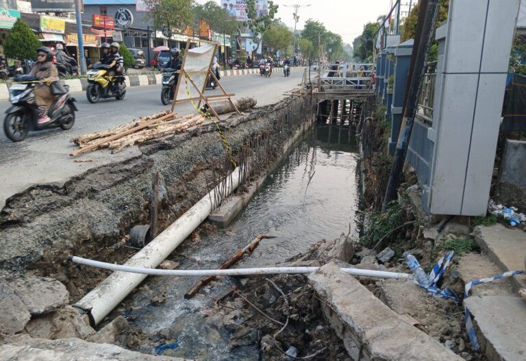 Pengerjaan drainase di Kota Samarinda (ist)