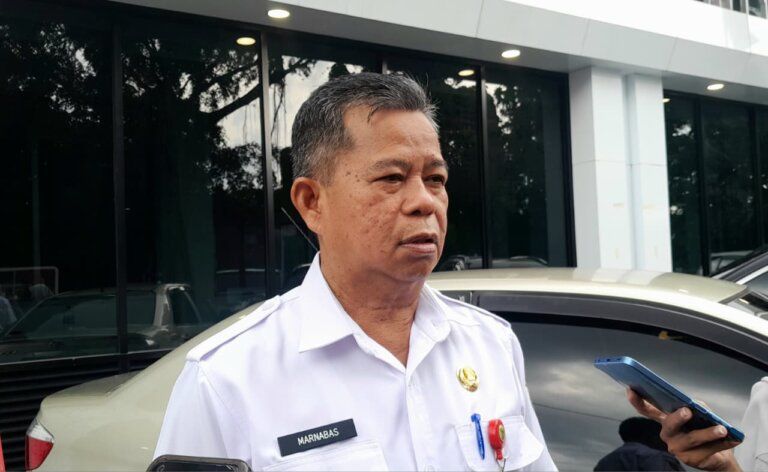 Asisten II Sekretariat Daerah (Setda) Kota Samarinda, Marnabas Patiroy