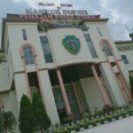 Stabilitas harga pangan - Petugas memantau harga kebutuhan pokok di salah satu pasar tradisional Kabupaten Penajam Paser Utara sebagai upaya menjaga stabilitas harga pangan dan mengendalikan inflasi daerah.