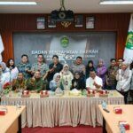 Kepala Bapenda Kaltim, Dasmiah saat melakukan kunjungan ke UPTD PPRD Kutai Kartanegera