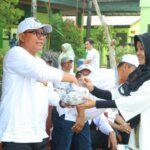 Saefuddin Zuhri saat menghadiri kegiatan Senam Santri dan penanaman bibit pohon di halaman Madrasah Aliyah Negeri (MAN) 2 Samarinda, Kamis (15/10/2026).