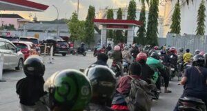 Ilustrasi antrean di Stasiun Pengisian Bahan Bakar Umum (SPBU)