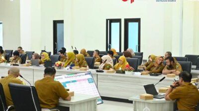 Suasana rapat evaluasi kinerja Bapenda Kaltim Triwulan III 2026