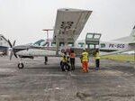 modifikasi-cuaca-dry-ice - Petugas BNPB saat mempersiapkan material dry ice untuk operasi modifikasi cuaca guna mengatasi karhutla dan kabut asap di Sumatera Selatan.