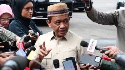 Kewenangan BUK Migas - Menteri ESDM Bahlil Lahadalia saat memberikan keterangan terkait penguatan regulasi di sektor hulu migas nasional. (Foto: Dok. Kalber)