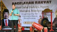 Budaya Lokal Cianjur - Kepala Biro Humas MPR RI Budi Muliawan saat memberikan arahan dalam acara Gelar Budaya Ngaos, Mamaos, dan Maenpo di Cianjur.