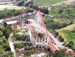 Tragedi Roller Coaster - Petugas keamanan melakukan investigasi di lokasi kejadian jatuhnya seorang pria dari wahana roller coaster setinggi 61 meter.