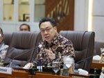 Program Makan Bergizi - Wakil Ketua Komisi IX DPR RI Charles Honoris mendesak evaluasi total dan penutupan permanen dapur Program Makan Bergizi di Cirebon akibat kasus keracunan massal.